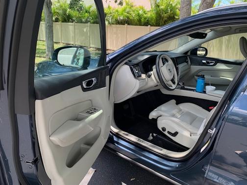 2019 Volvo XC60 T5 Inscription