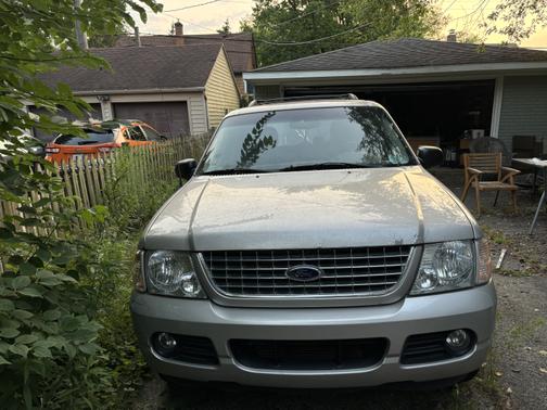 2004 Ford Explorer XLT
