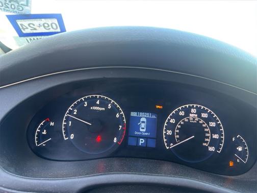 White 2010 Hyundai Genesis 3.8