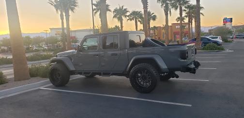 2021 Jeep Gladiator Willys