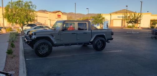2021 Jeep Gladiator Willys