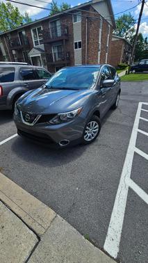 Gray 2018 Nissan Rogue Sport S