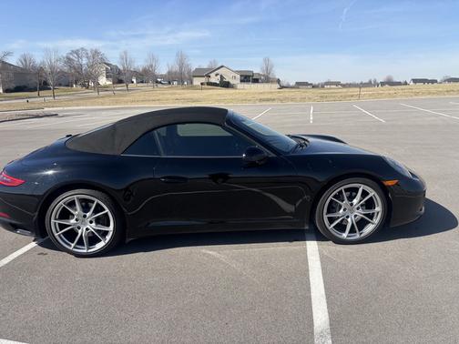 Black 2018 Porsche 911 911 Carrera Cabriolet