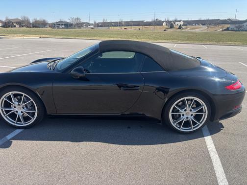 Black 2018 Porsche 911 911 Carrera Cabriolet