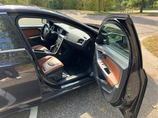 2013 Volvo S60 T6 Platinum