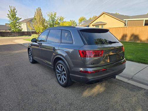 Gray 2019 Audi Q7 55 Prestige