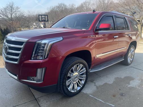 Photo 2 of 17 of 2015 Cadillac Escalade Luxury