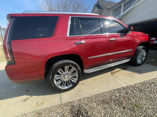 Photo 4 of 17 of 2015 Cadillac Escalade Luxury