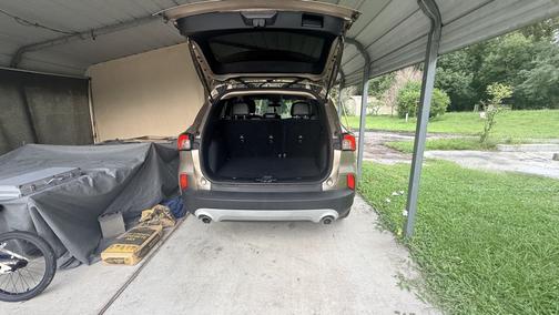 Gold 2020 Ford Escape SE