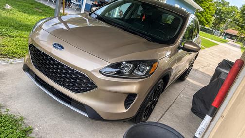 Gold 2020 Ford Escape SE