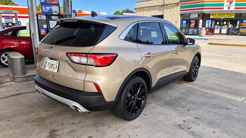 Gold 2020 Ford Escape SE