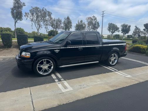 Black 2003 Ford F-150 Lariat SuperCrew