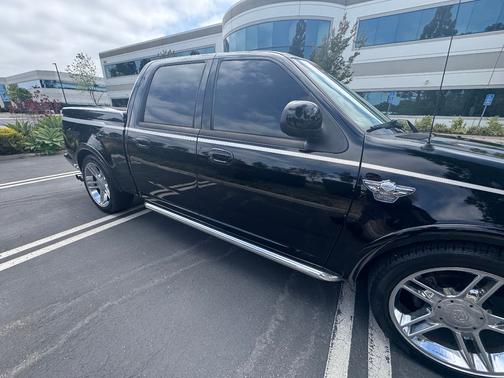Black 2003 Ford F-150 Lariat SuperCrew
