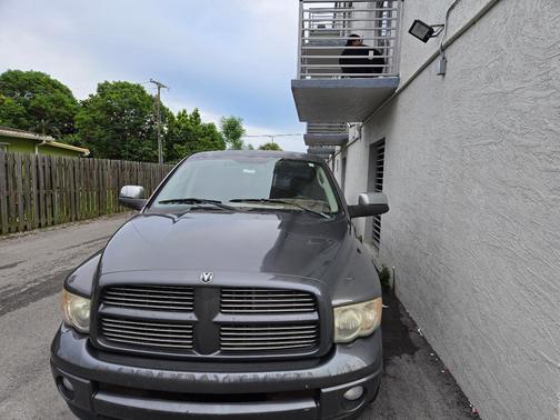 Gray 2003 Dodge Ram 1500 SLT Quad Cab