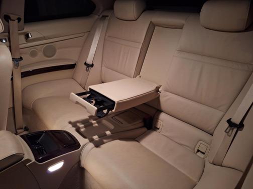 White 2009 BMW 328 i