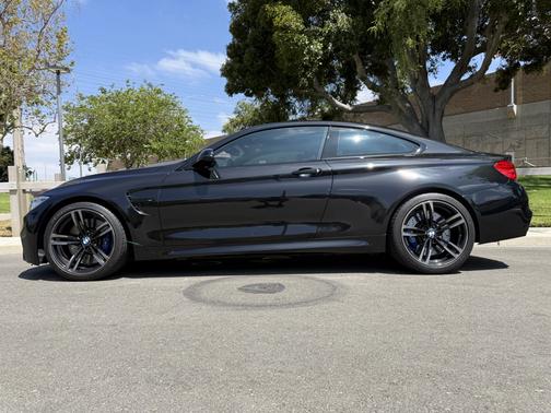 Black 2016 BMW M4 Base