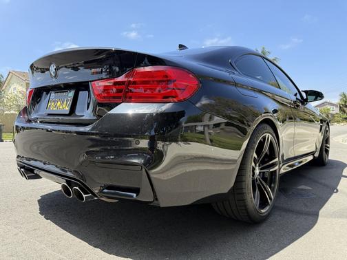 Black 2016 BMW M4 Base
