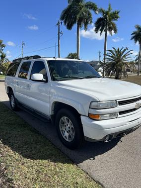 White 2005 Chevrolet Suburban 1500 Z71