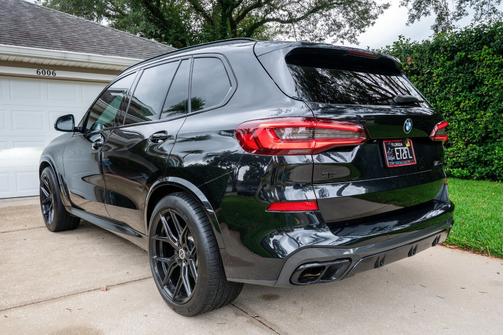 Black 2021 BMW X5 M50i