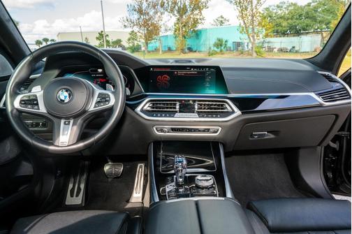 Black 2021 BMW X5 M50i