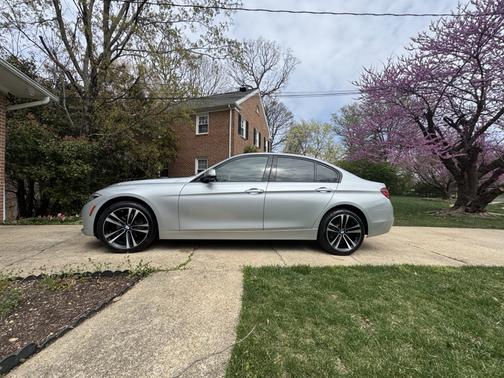 2018 BMW 330 i xDrive