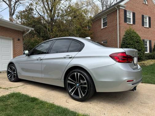 2018 BMW 330 i xDrive