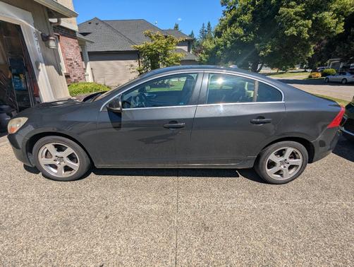 Gray 2012 Volvo S60 T5