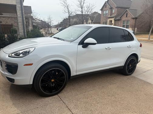 2017 Porsche Cayenne Cayenne Platinum Edition