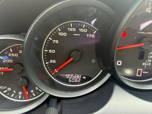 2017 Porsche Cayenne Cayenne Platinum Edition