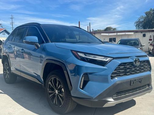 2025 Toyota RAV4 Hybrid XSE