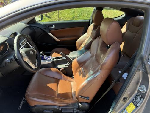 2010 Hyundai Genesis Coupe 3.8 Grand Touring