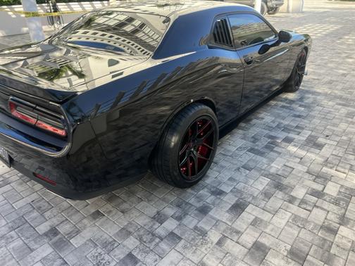 Black 2017 Dodge Challenger R/T