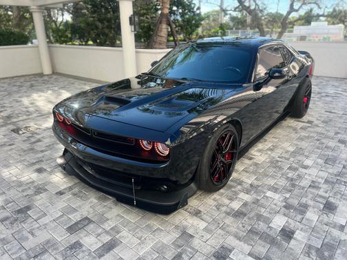 Black 2017 Dodge Challenger R/T