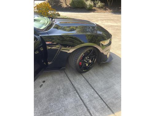 2017 Ford Shelby GT350R Base