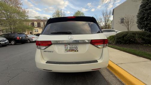 White 2014 Honda Odyssey EX-L