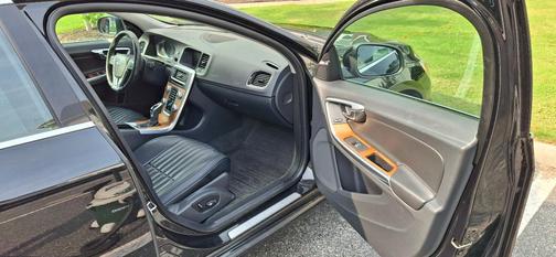 Black 2016 Volvo S60 Inscription T5 Drive-E Premier