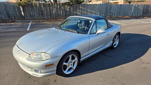 2000 Mazda MX-5 Miata Base