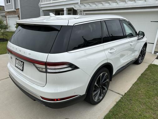 White 2024 Lincoln Aviator Reserve RWD