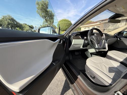 Brown 2014 Tesla Model S 85