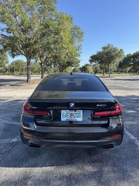 Black 2022 BMW 540 i