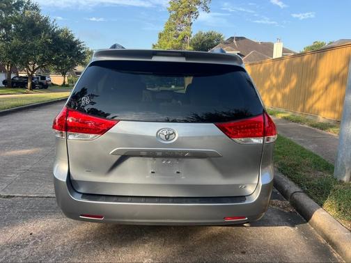 Silver 2013 Toyota Sienna LE