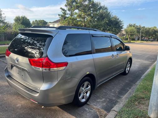 Silver 2013 Toyota Sienna LE