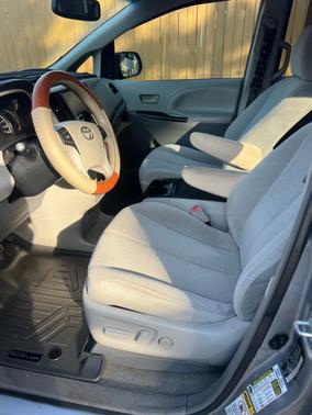 Silver 2013 Toyota Sienna LE