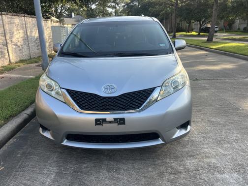 Silver 2013 Toyota Sienna LE