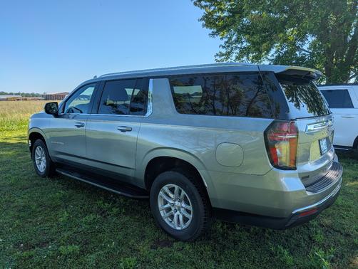 Gray 2023 Chevrolet Suburban LT