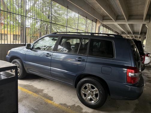 2005 Toyota Highlander Base