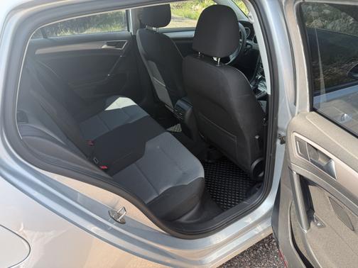 2016 Volkswagen e-Golf SE