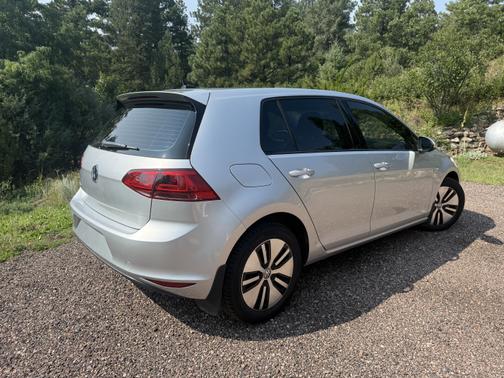 2016 Volkswagen e-Golf SE