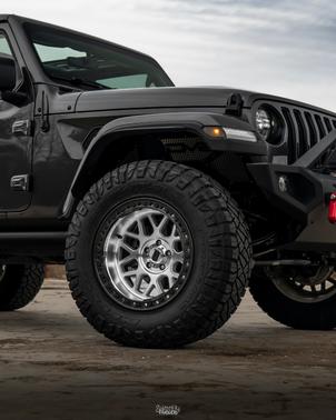 Gray 2019 Jeep Wrangler Unlimited Sahara