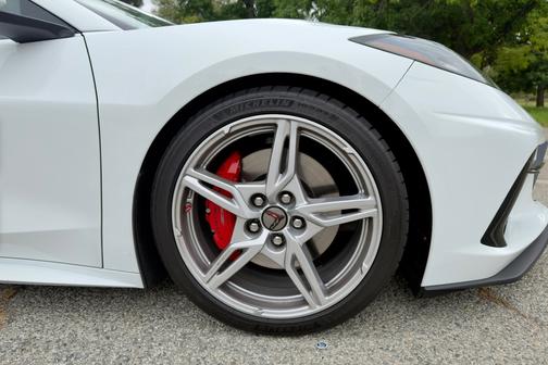 White 2023 Chevrolet Corvette Stingray w/3LT